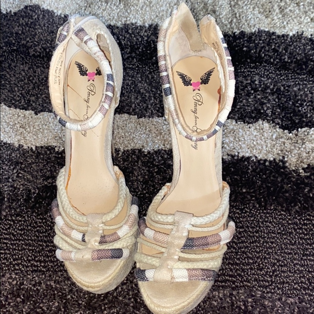 Cute tan heels gently used